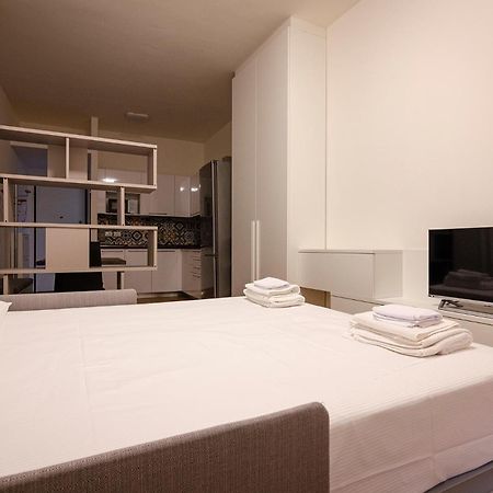 Ugo Bassi Lux Apartment Bologna Exterior photo