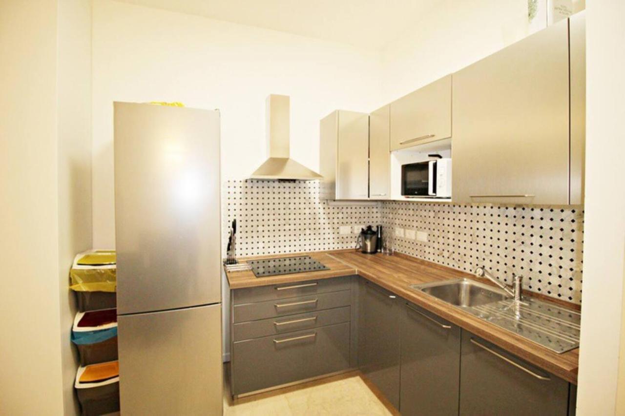 Ugo Bassi Lux Apartment Bologna Exterior photo